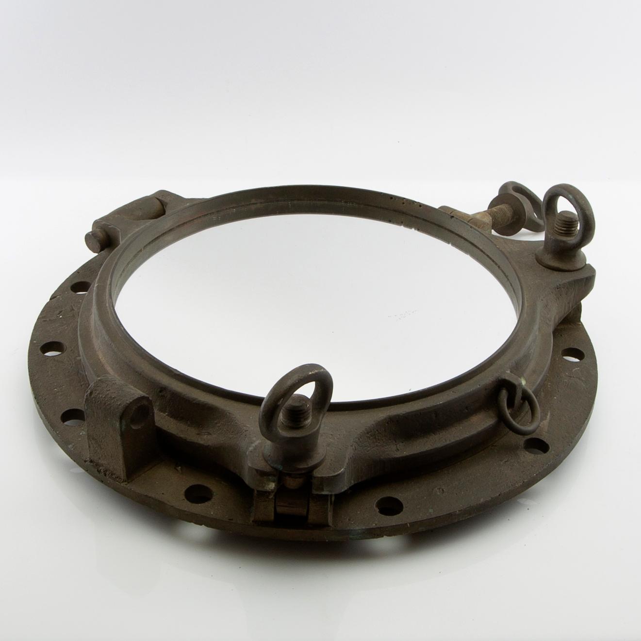 Ventil / fartygsfönster / spegel, 1900-talets första hälft.