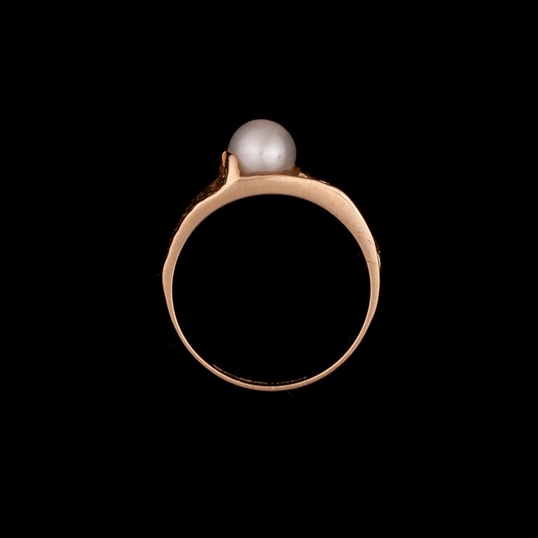 RING, "Pärlans födelse" 14K guld, pärla, 1974, Björn Weckström, Lapponia 1974. Vikt 3 g.