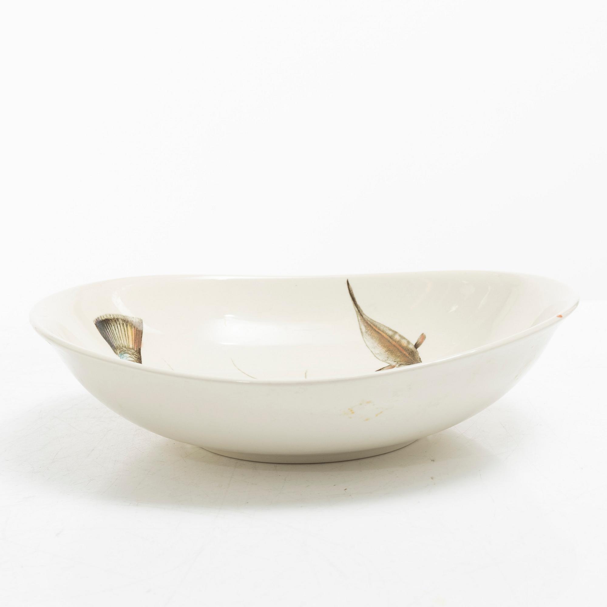 16 pieces of a Johnson Bros 'Fish' service, England.