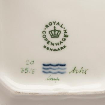 Cream cups with lids and saucers, 2 pcs, "Flora Danica", Royal Copenhagen, Denmark, 20th century.