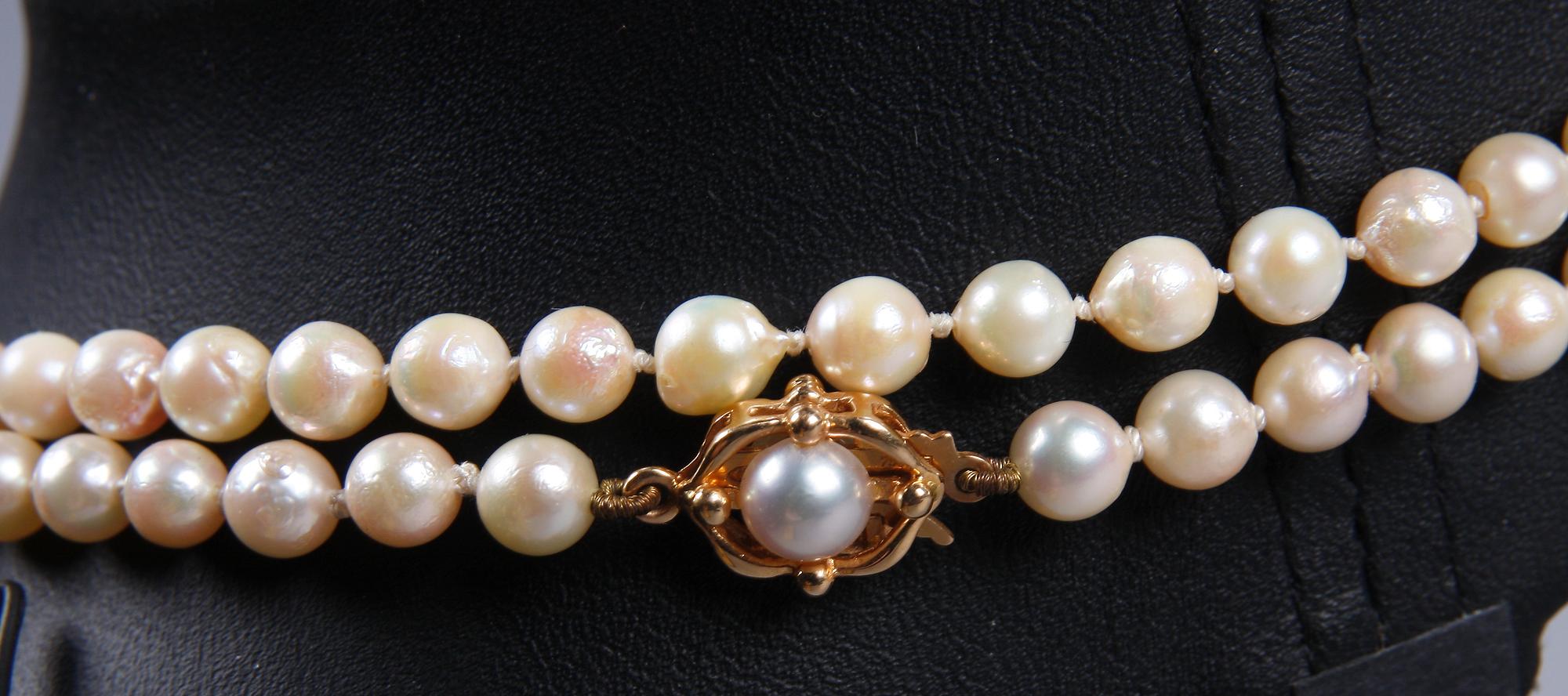 COLLIER samt ÖRHÄNGEN, pärlor och guld.