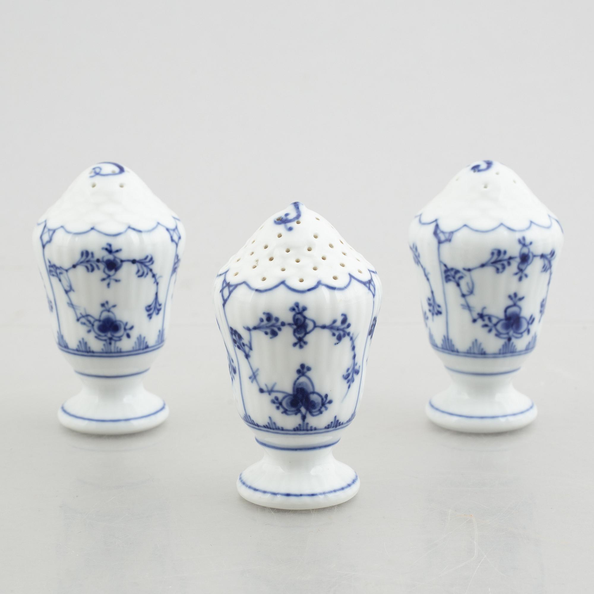 Three salt and pepper shakers, a sauce boat and a sauce tureen, "Blue Fluted"/"Musselmalet", Royal Copenhagen.