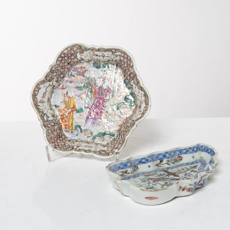 Two Chineseporcelain dishes, Qing dynasty, 18th century.