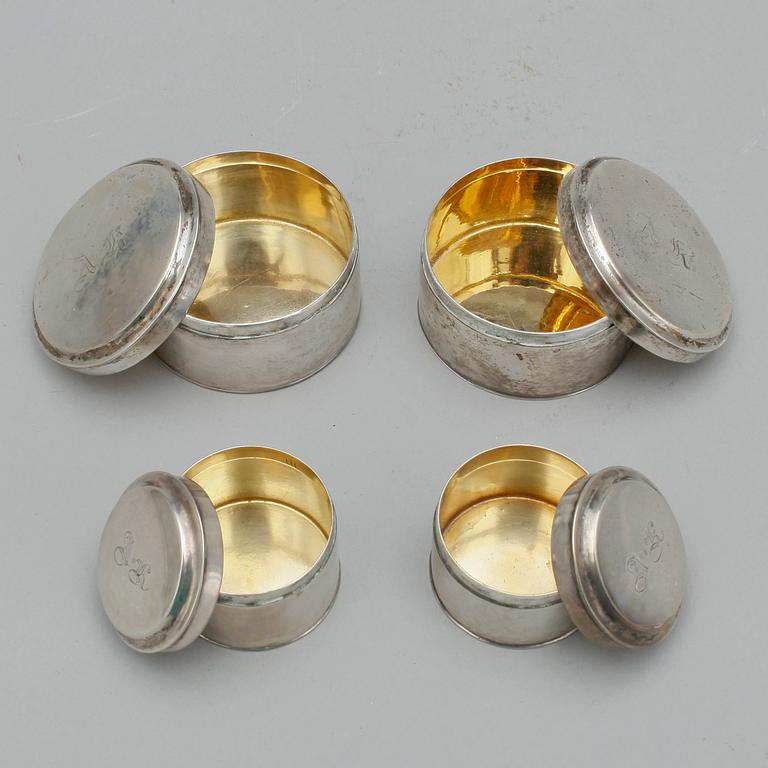 TOILETTEDOSOR, 2+1+1, silver, bla Gustaf Möllenborg. 1830-tal. Totalt ca 146 gram.