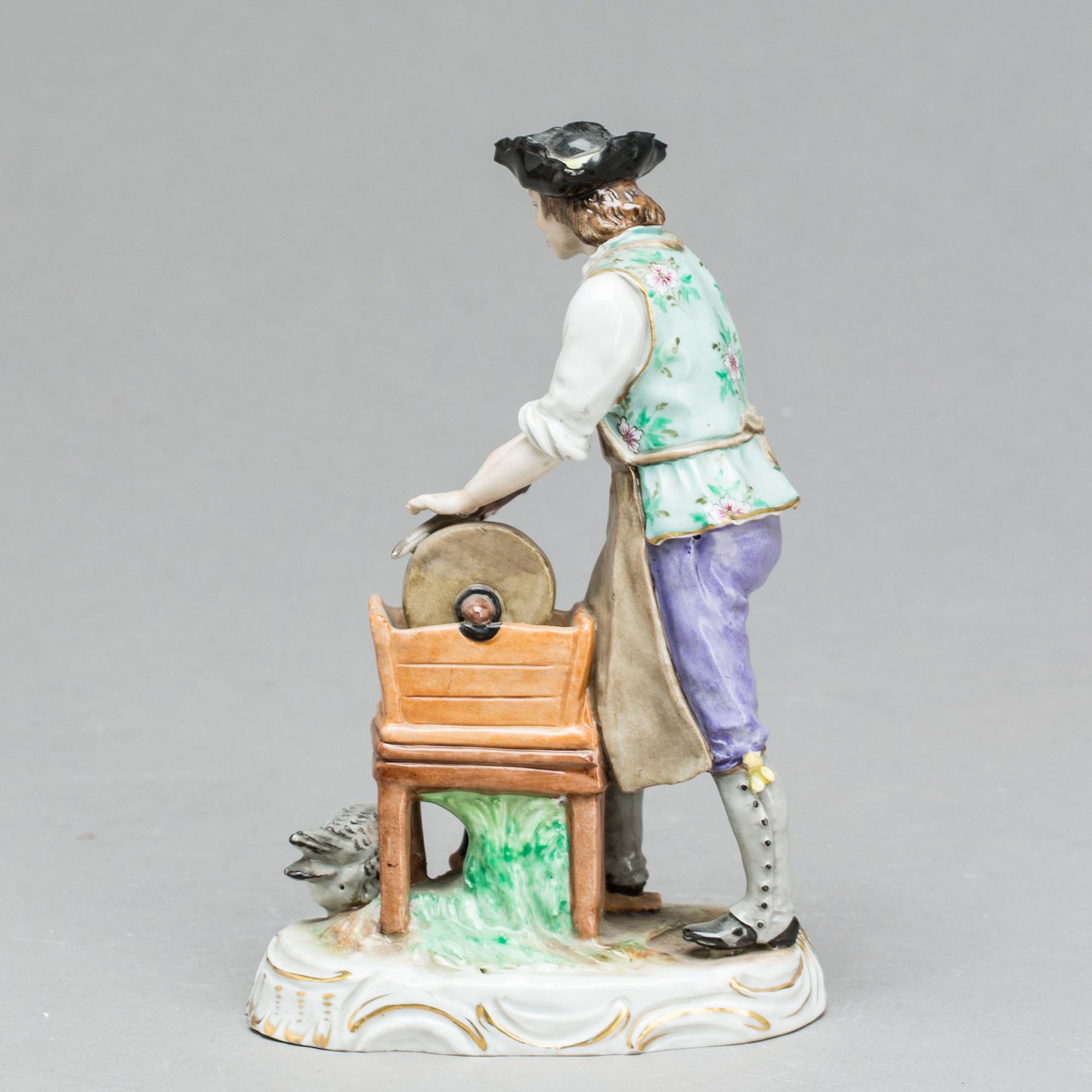 FIGURIN, Capo di Monte-liknande märke, porslin, 1900-tal.