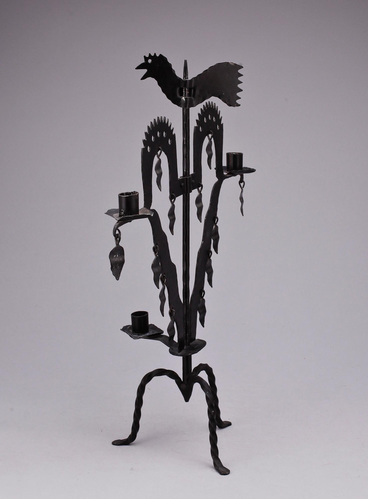 KANDELABER, smidesjärn, allmogestil, s.k Tuppstake, 1900-tal.