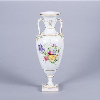 HÄNKELVAS, porslin, Royal Copenhagen, Danmark.