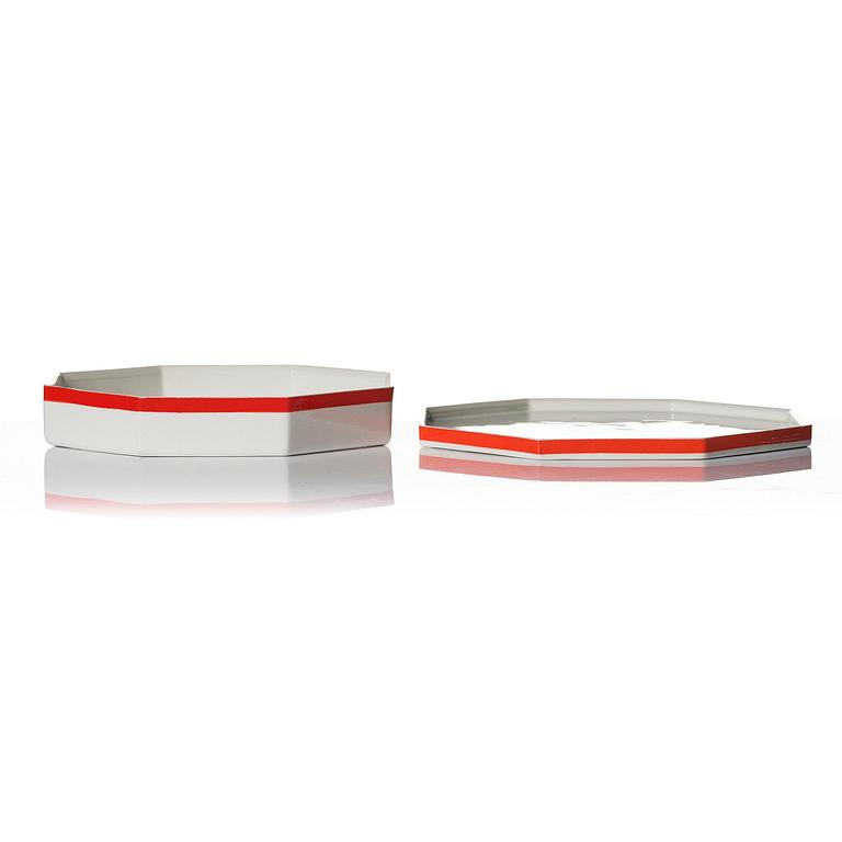 Karin Björquist, a 76-piece “Röd kant” bone china dinner service, Gustavsberg, post 1968.