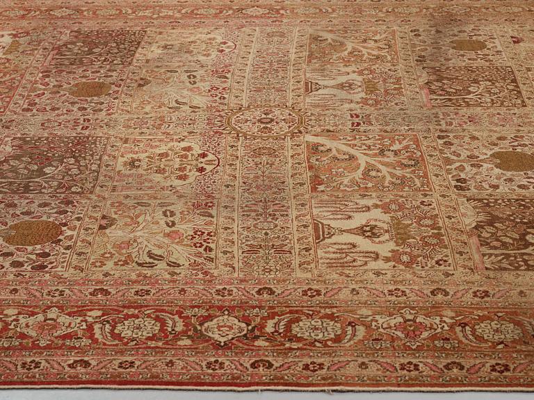 Matto, Antique Tabriz, ca 377-386 x 278,5-283,5 cm.