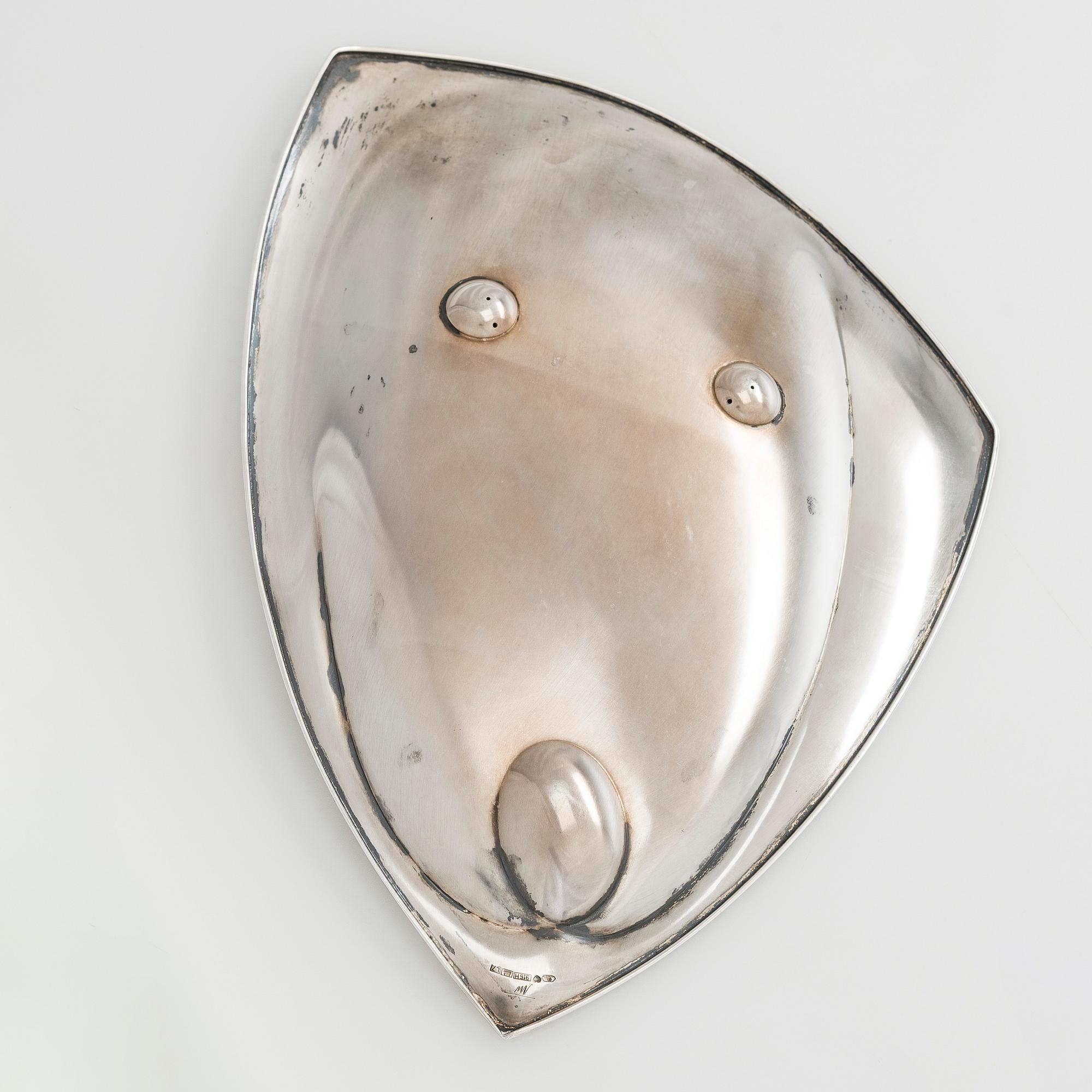 Tapio Wirkkala, A silver dish and letter knife, Kultakeskus Hämeenlinna 1960 and 1964.