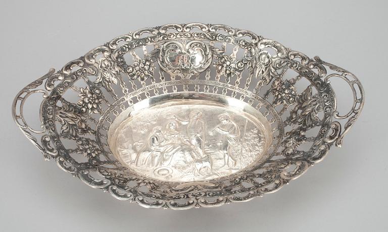 SKÅL, silver, Koivula, Joensuu 1962. Vikt ca 426 g.