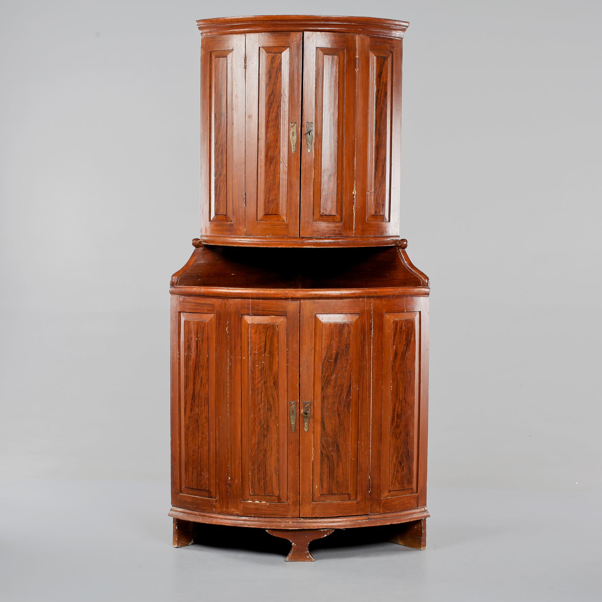 HÖRNSKÅP, 1800-tal.