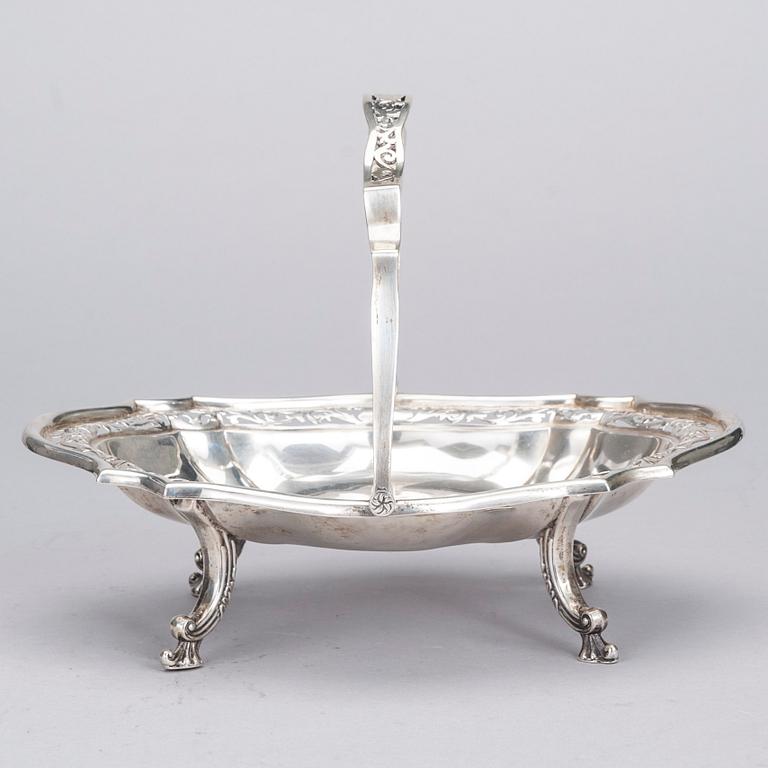 BRÖDKORG, sterlingsilver, England, 1900-talets början. Vikt ca 477 g.