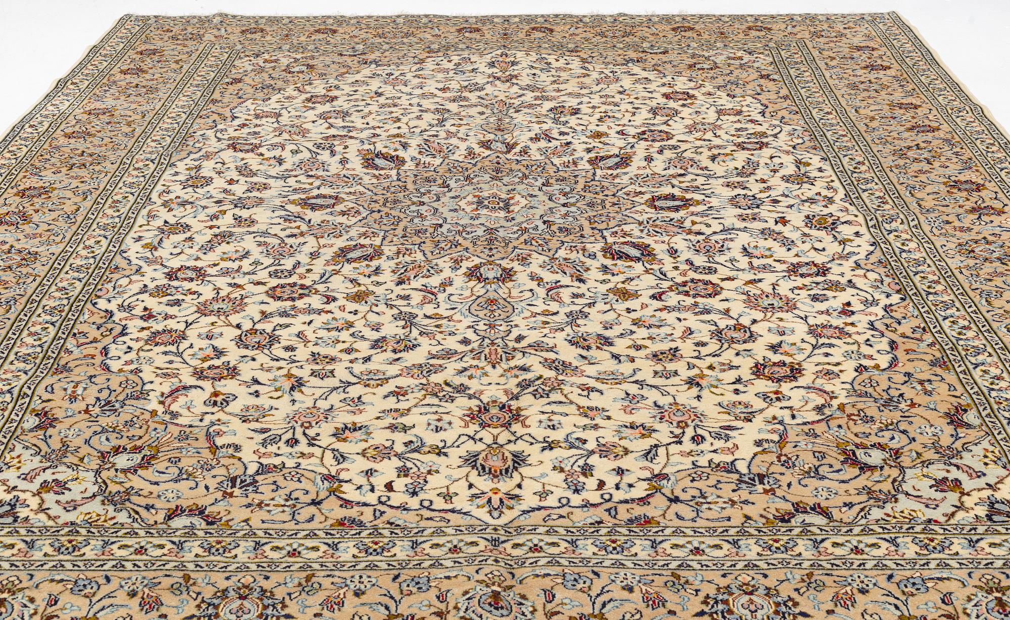 Matta, Keshan, ca 395 x 300cm.