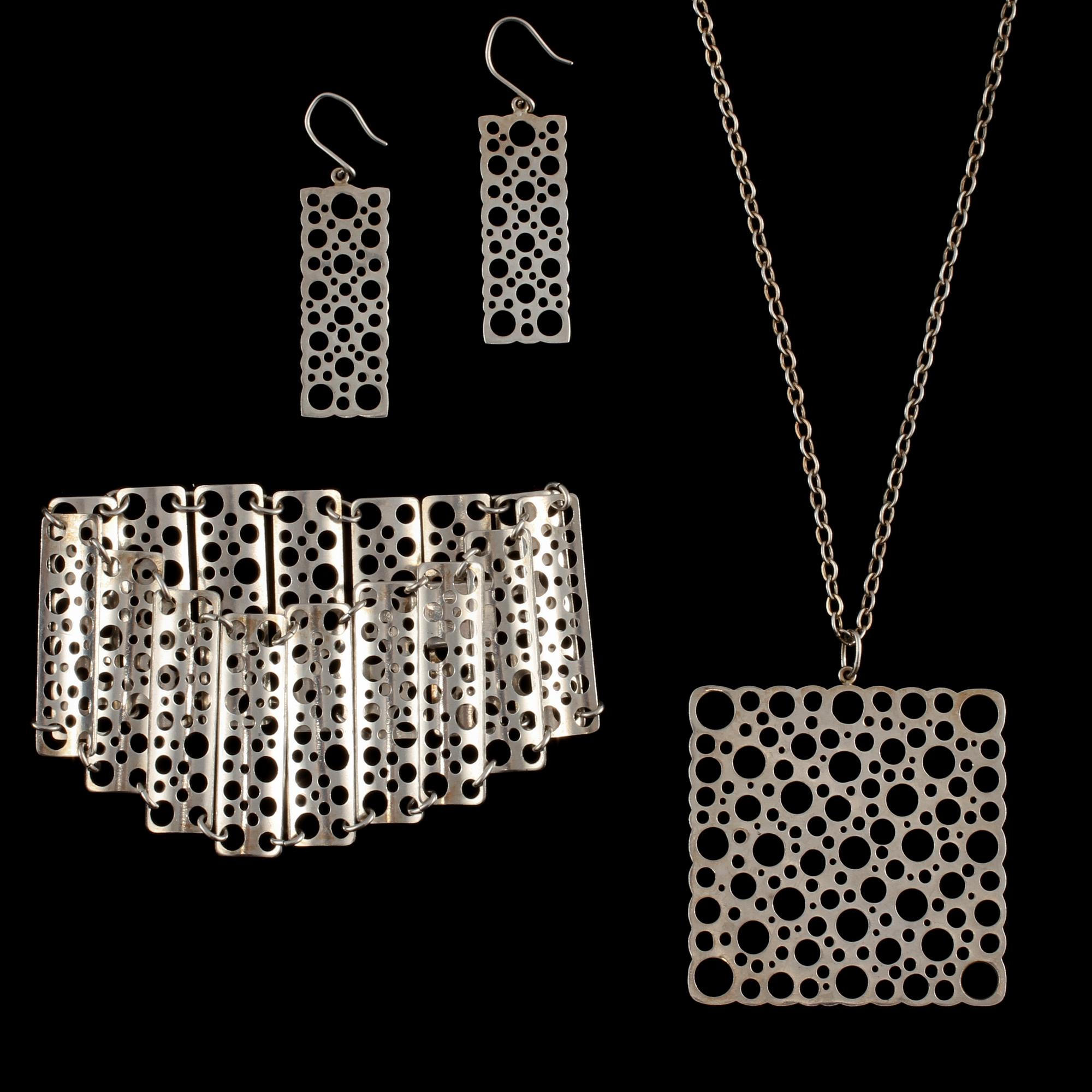 GARNITYR, 3 delar, sterlingsilver, troligen Liisa Virtali för Nestor Westerback, Helsingfors, Finland. Vikt 50 g.