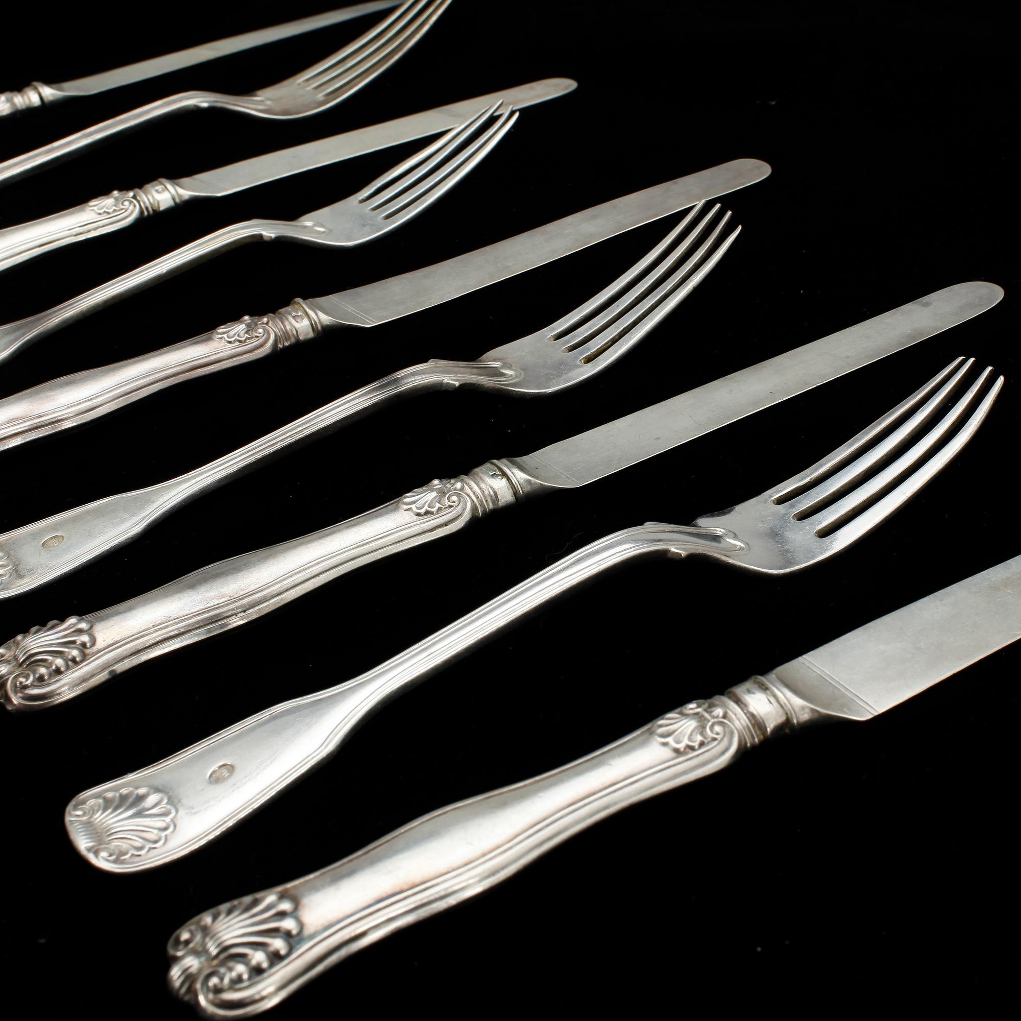 BESTICKSERVIS, 73 delar, silver, "Snäckmodell", Christian Hammer och Möllenborg. Stockholm mest 1850-tal. Tot ca 4400 g.