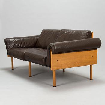 Yrjö Kukkapuro, a 1970s  'Ateljee' sofa for Haimi.