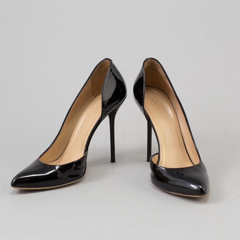 A pair of pumps by Gucci, in size 39.