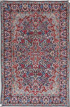 MATTA, Isfahan. Ca 272x174 cm.