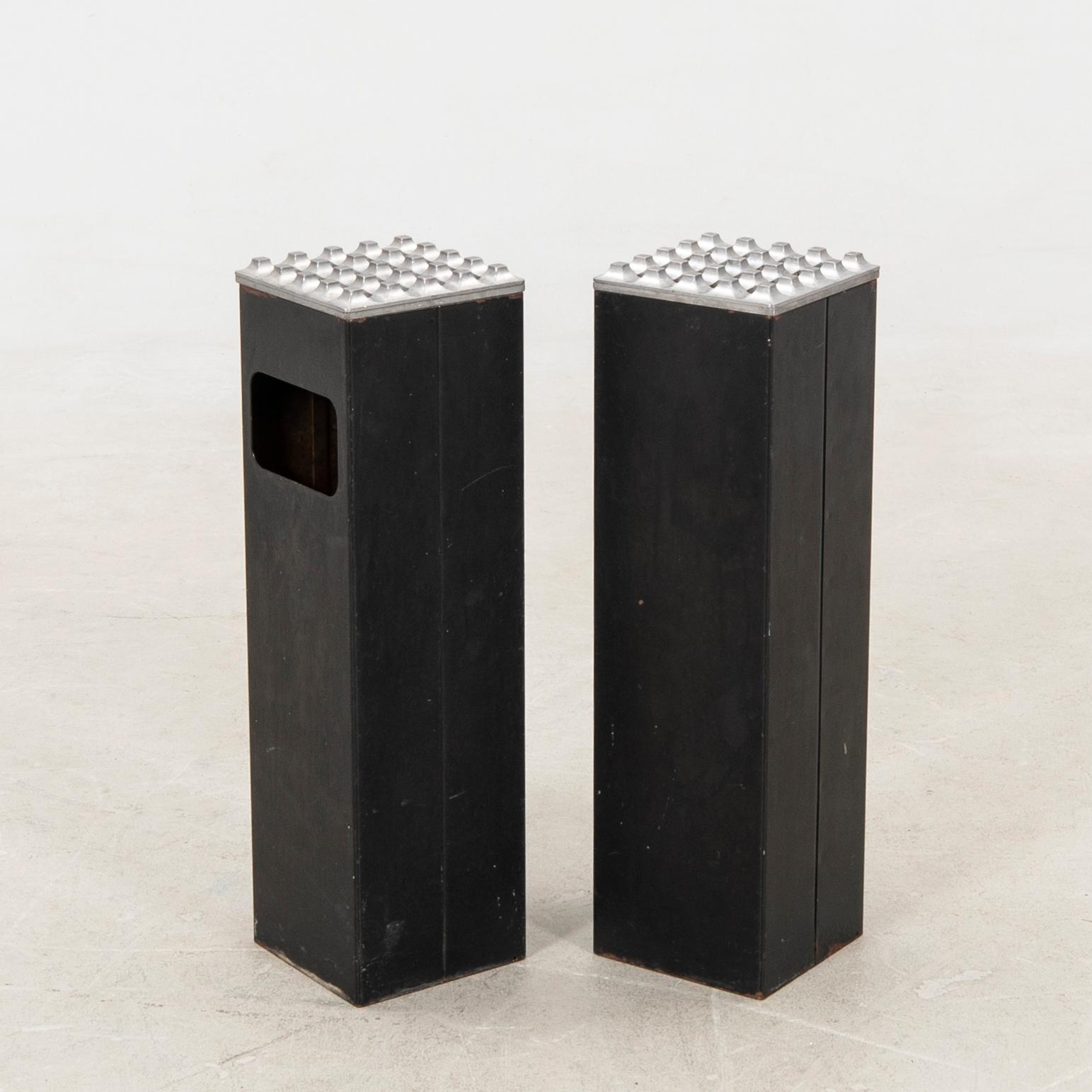 Beck & Jung,  askfat på fot ett par  "Ultima 15", aluminium, Diverse Ting, Malmö.