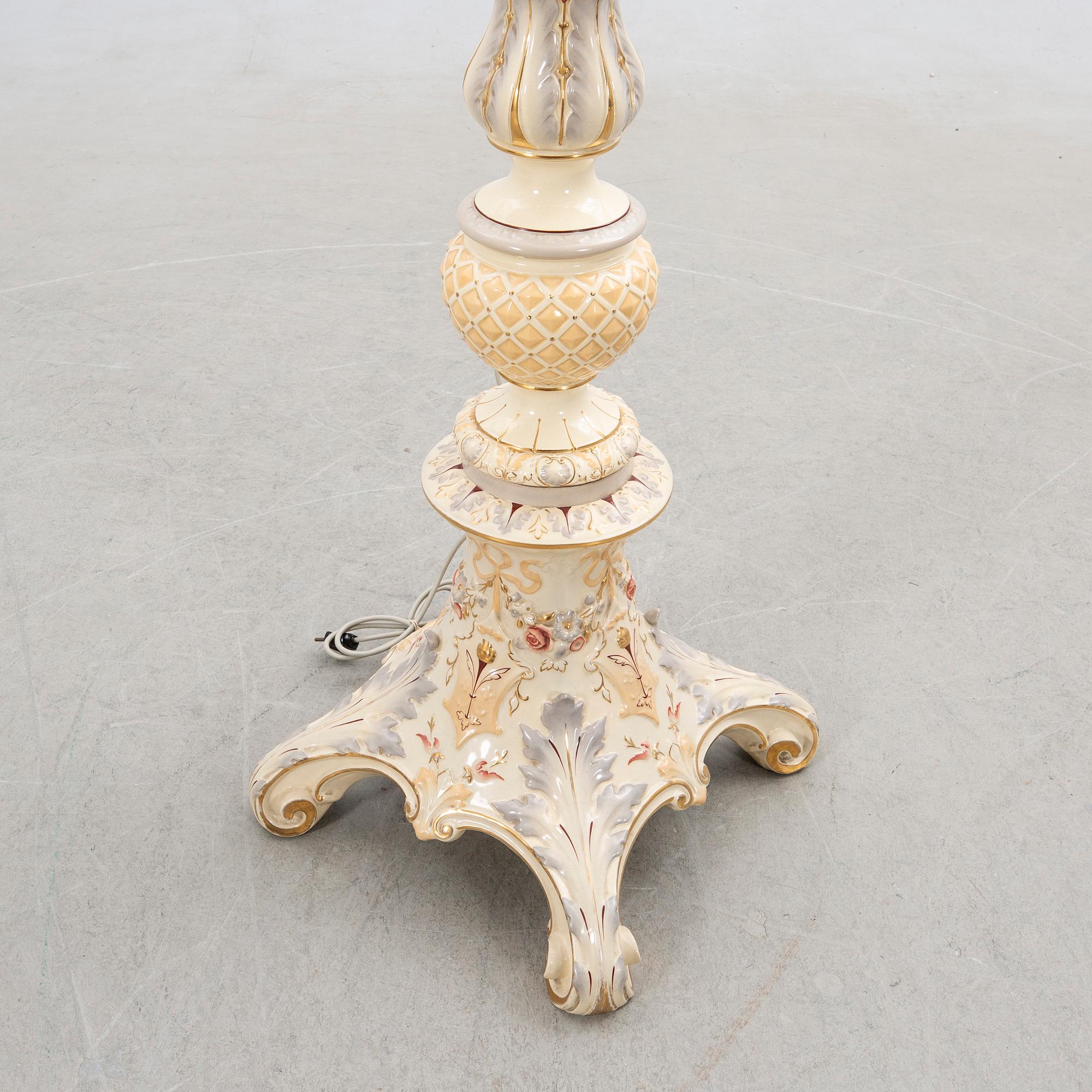 Golvlampa/Fotogenlampa Nyrenässans Rörstrand sent 1800-tal.