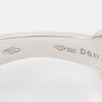 Ring 18K white gold set with brilliant-cut diamonds.