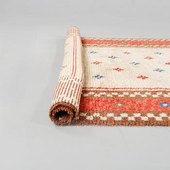 MATTA, rya, 1900-talets första hälft, 240x140 cm.