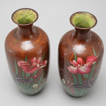 A pair of Japanese vases, early 20th Century.