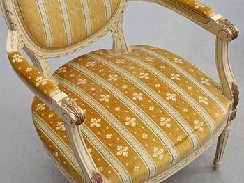 KARMSTOLAR, ett par, gustaviansk stil, 1900-talets andra hälft.