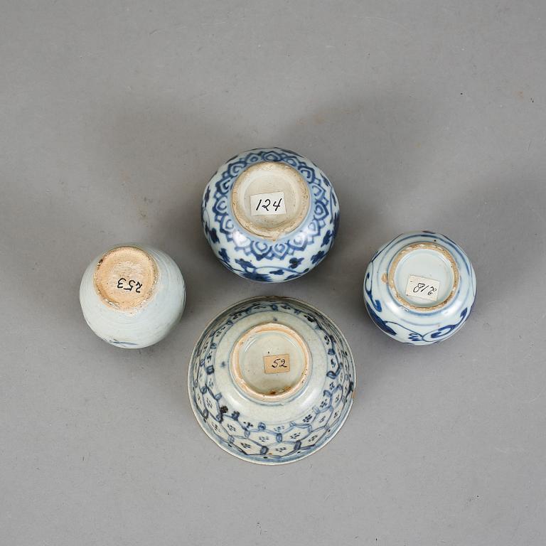 PARTI PORSLIN, fyra delar, Kina. Mingdynastin (1368–1644).