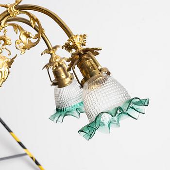 Takkrona, nyrokoko, 1900-talets första hälft.