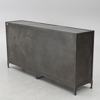 Sideboard, Manzana.