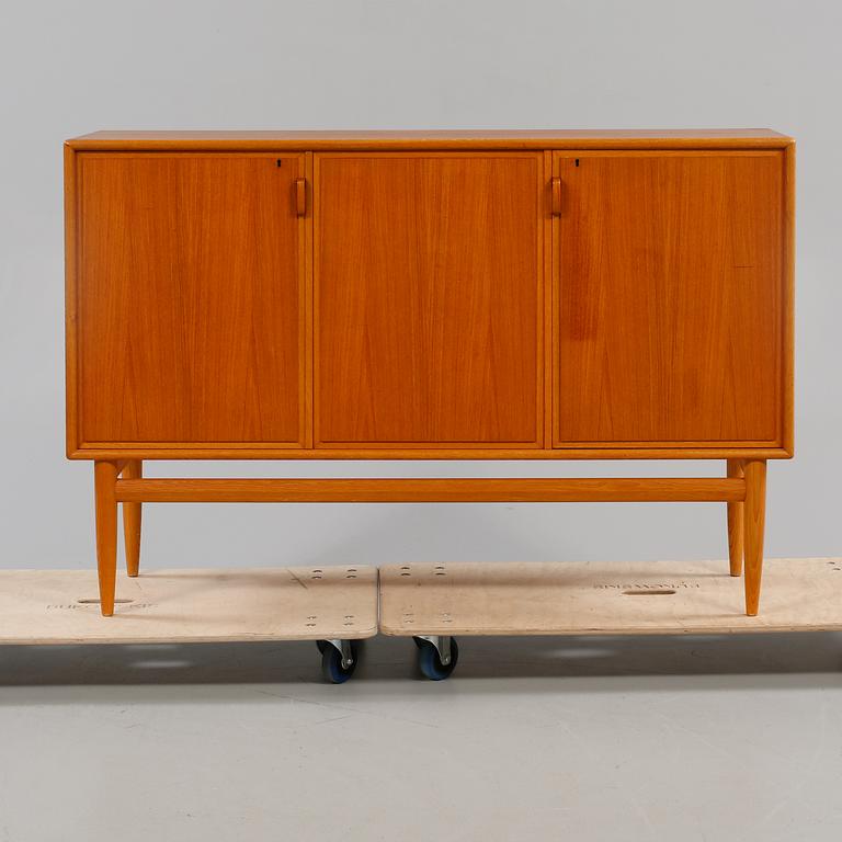 SIDEBOARD, Bertil Fridhagen, Bodafors, 1900-talets andra hälft.