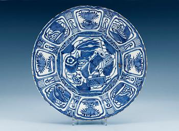 1465. A blue and white charger, Ming dynasty, Wanli (1573-1613).