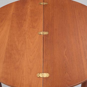 HANS J WEGNER, a model "2081" table for Fritz Hansen, Denmark 1969.