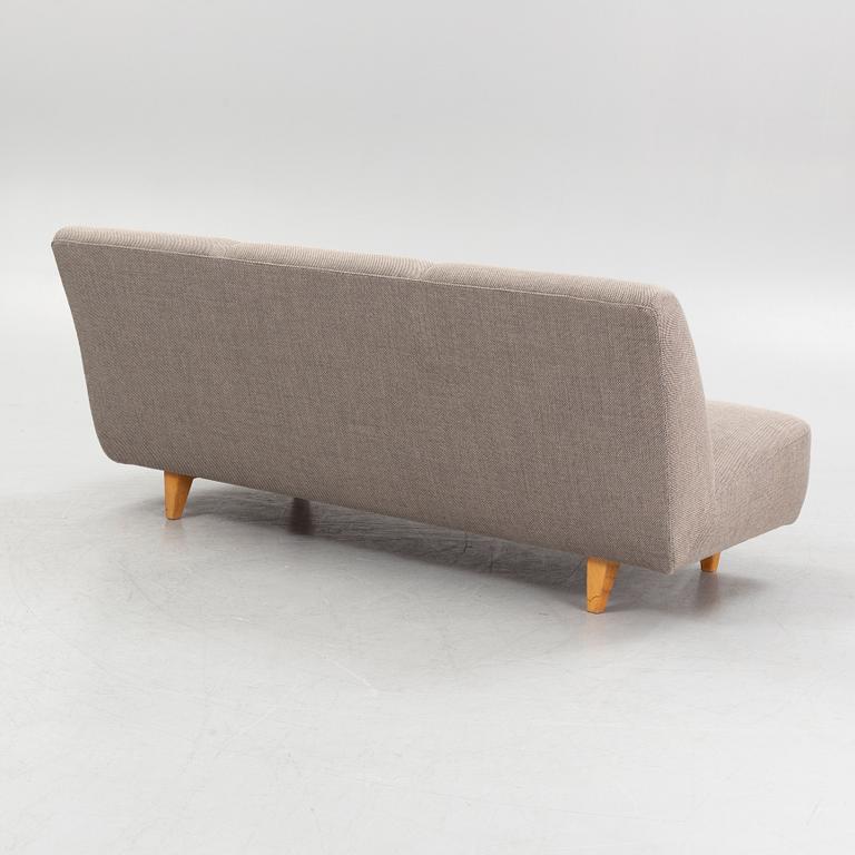 Bruno Mathsson, a 'T201' sofa, model designed in 1939.