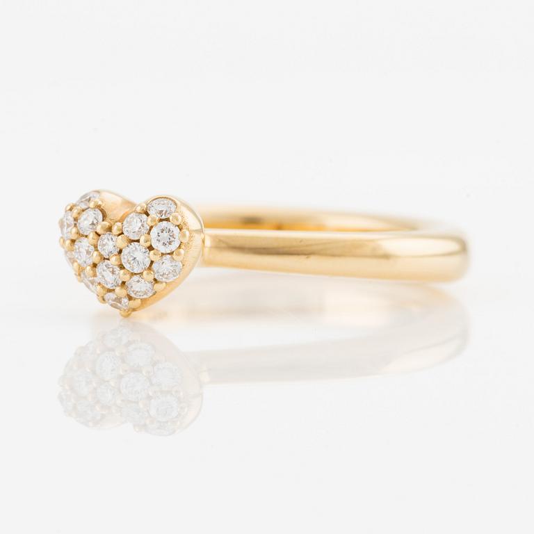 Ole Lynggaard ring in 18K gold with round brilliant-cut diamonds, "Heart" large.