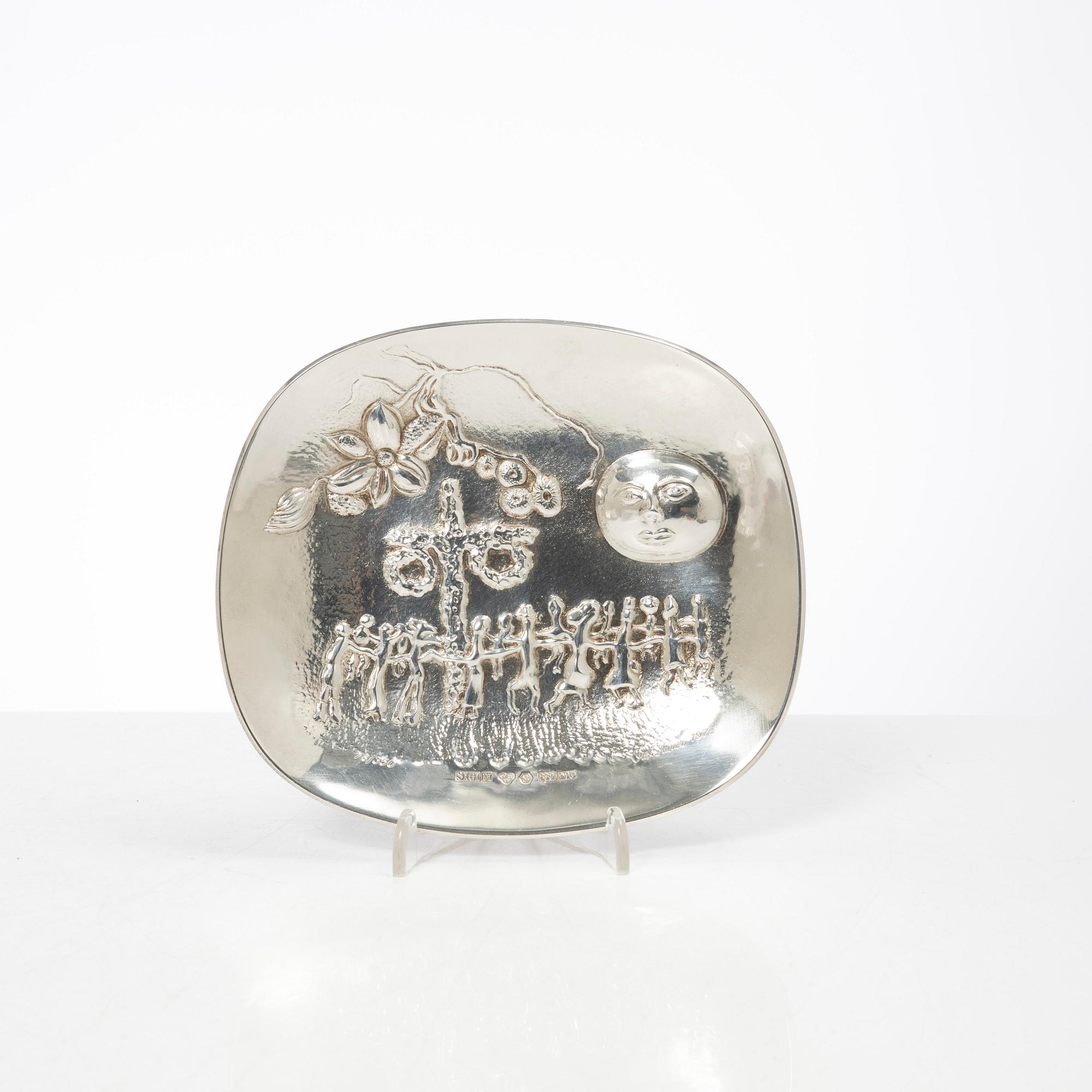 Olle Ohlsson, A silver dish, signed 1978 and numbered 78/350, Silvergillet AB, Malmö 1978.