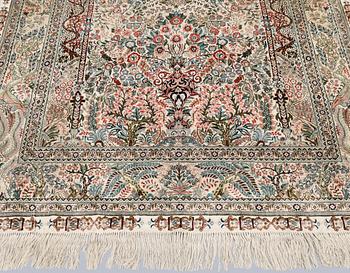 Matta, silke, orientalisk, ca 184 x 116 cm.