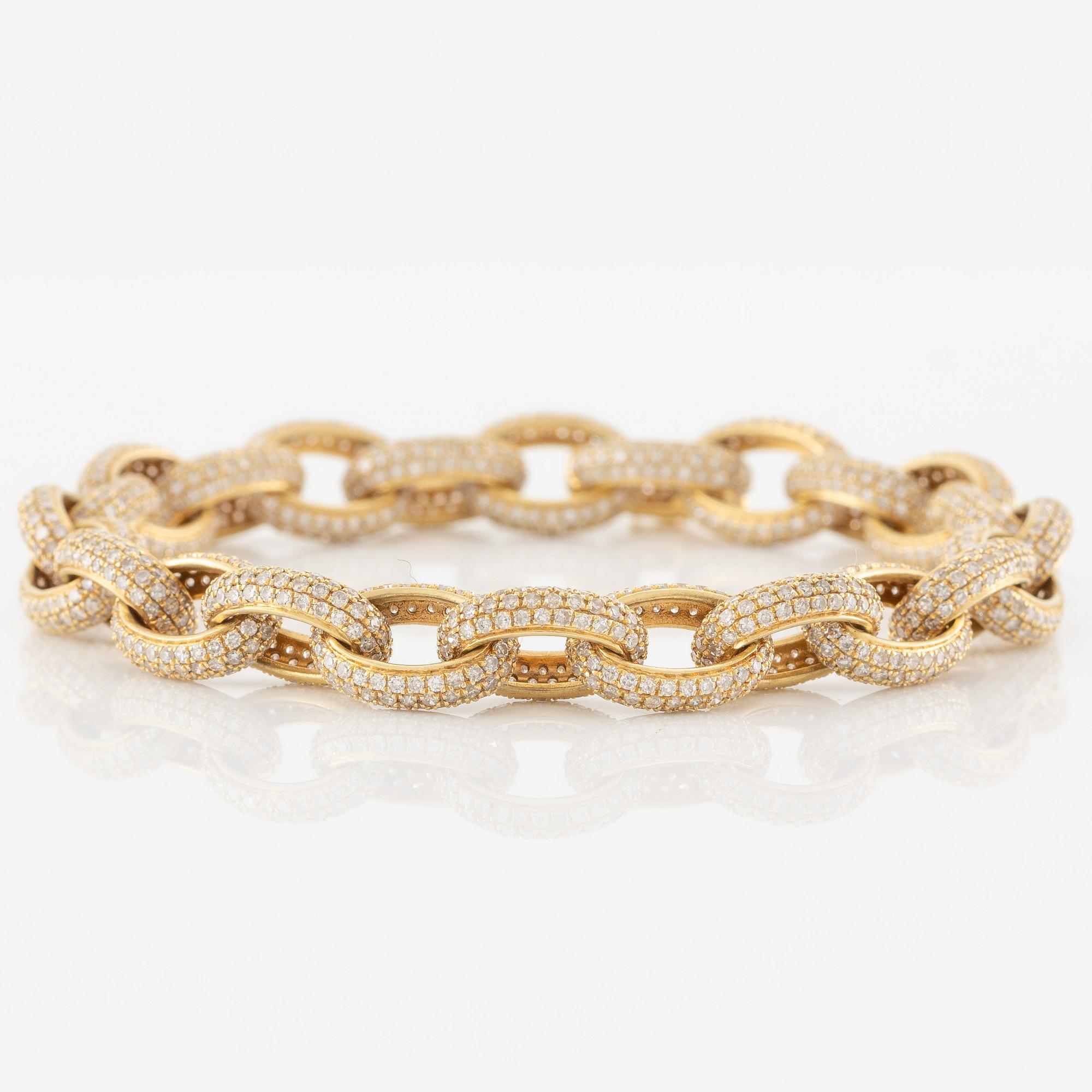Bracelet, 18K gold with octagon-cut diamonds.