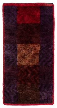 Uhra-Beata Simberg-Ehrström, rya rug, for Friends of Finnish Handicraft. Circa 205 x 105 cm.