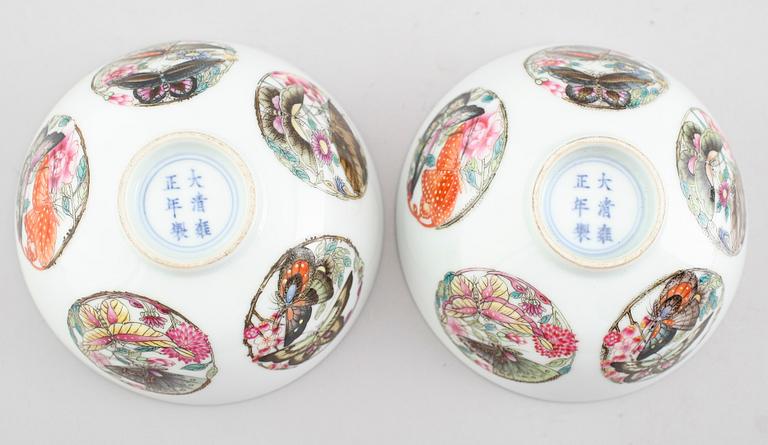 SKÅLAR, 1 par snarlika, porslin, Kina, 1900-tal.