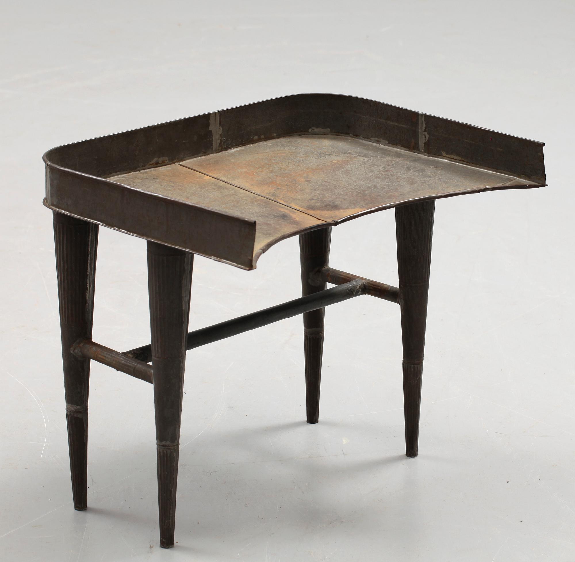 KAKELUGNSBORD, plåt. 1800-tal.