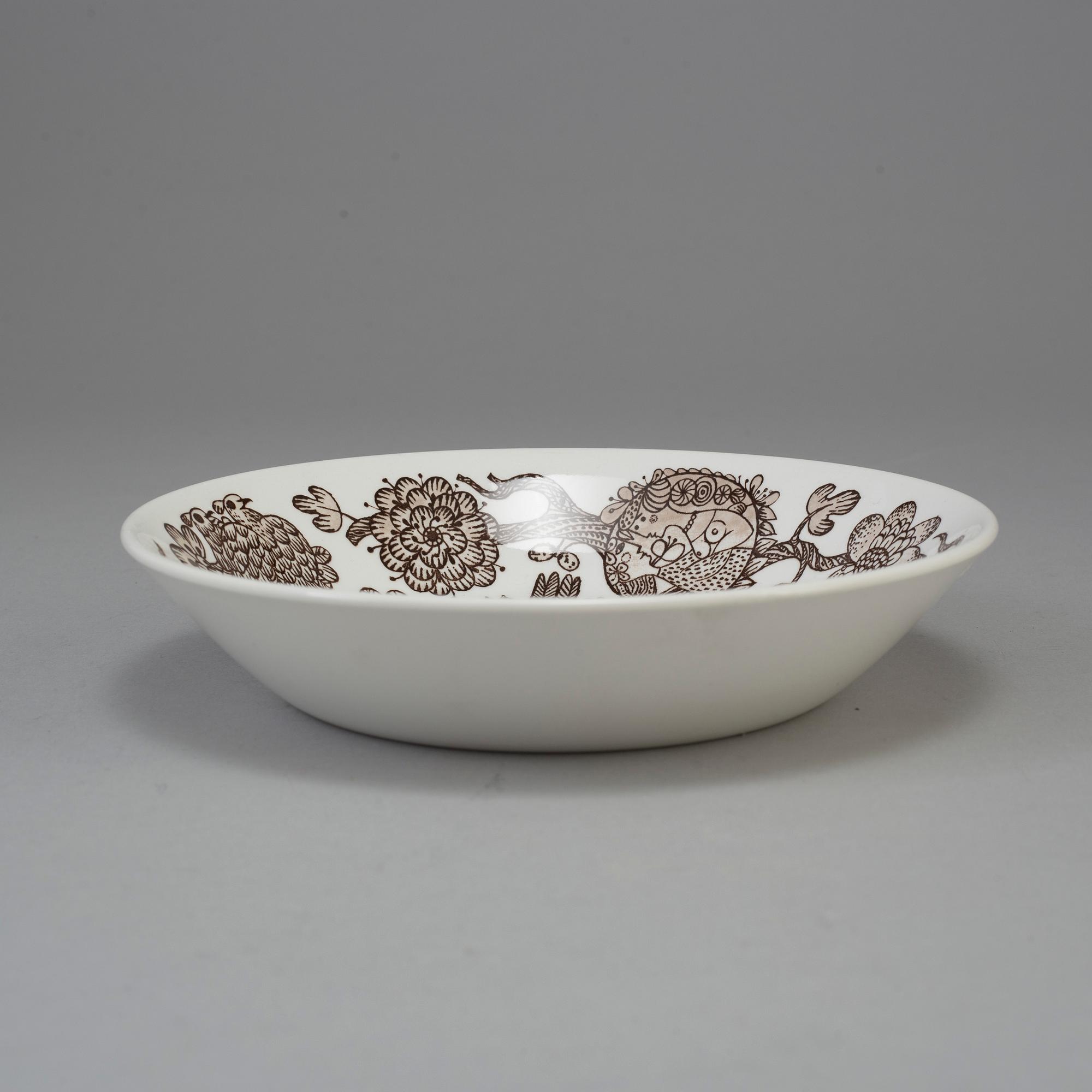 18 "Eros" dishes by Stig Lindberg for Gustavsberg.