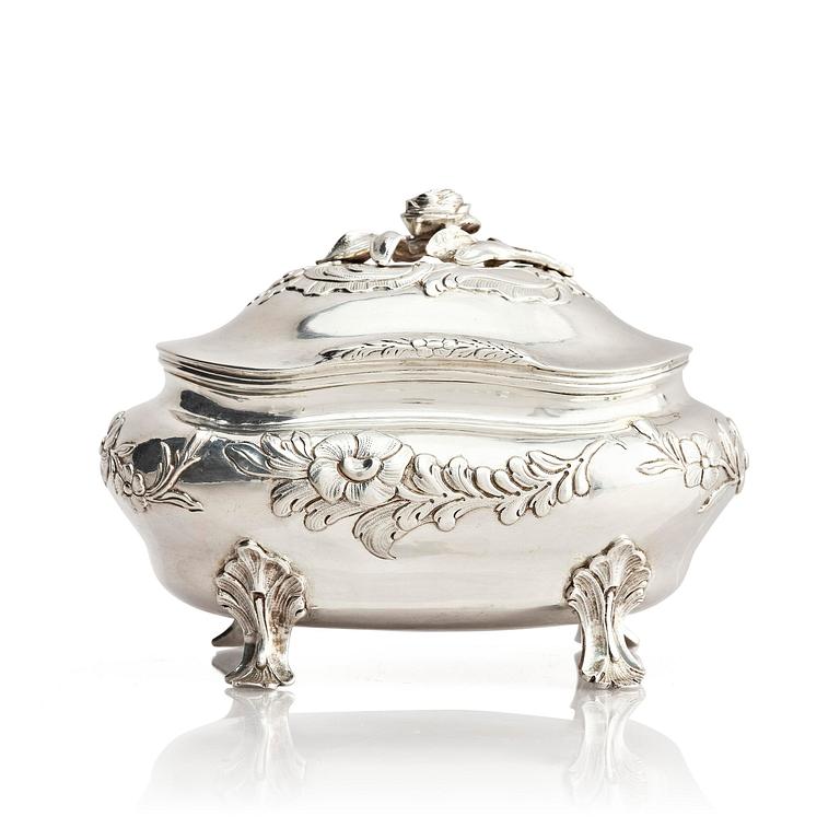 A Swedish 18th century silver sugar-casket, mark of Arvid Castman the younger, Eksjö 1774.