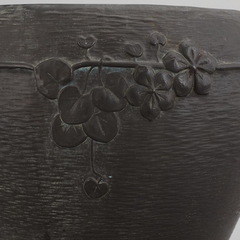 A Jugend flower pot, early 20th Century.