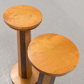 A PAIR OF ART DECO PEDESTALS.