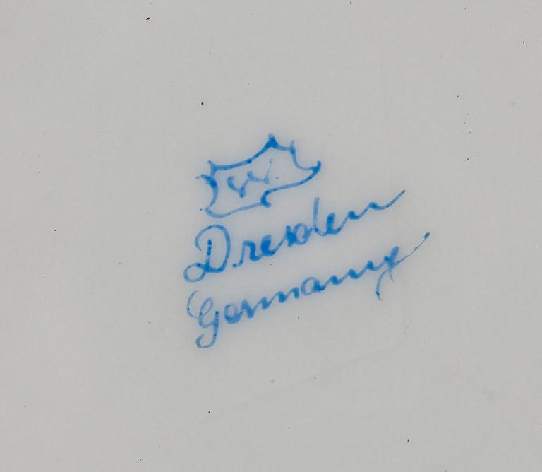 KOPPAR, ett par, porslin, empire, Dresden, Tyskland, 1800-talets mitt/senare hälft.