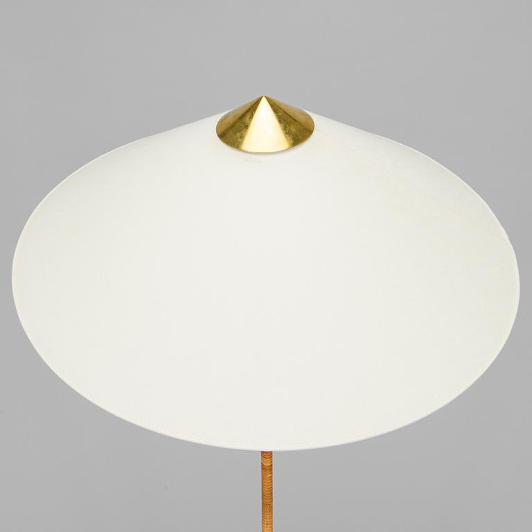 Paavo Tynell, A mid-20th Century floor lamp model 9602 for Taito, Finland.