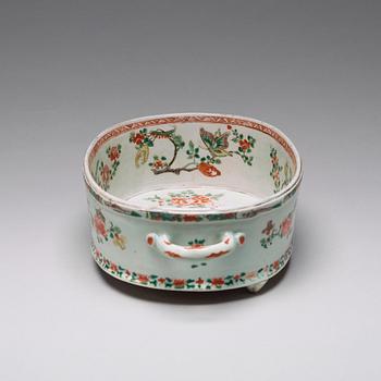 JARDINIERE/KORG, porslin. Qingdynastin, Kangxi (1662-1722).